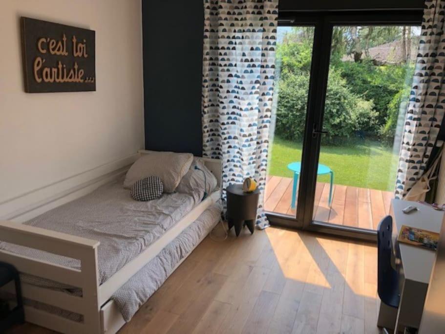 Maison De Vacances 220M2 Vue Lac Et Chateau Menthon-Saint-Bernard Luaran gambar