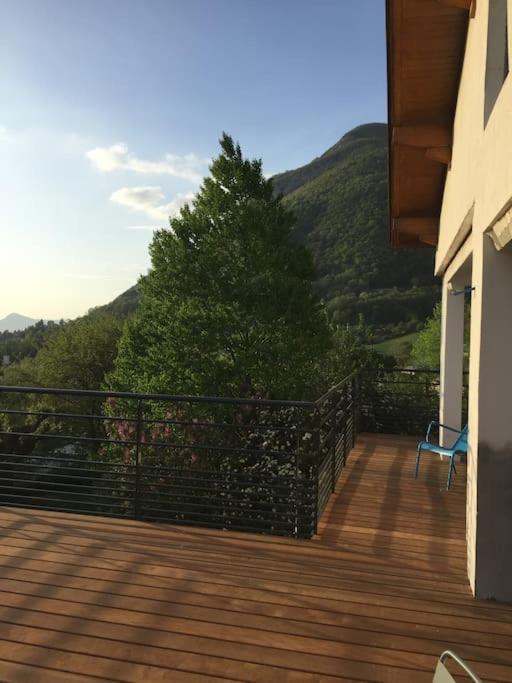Maison De Vacances 220M2 Vue Lac Et Chateau Menthon-Saint-Bernard Luaran gambar